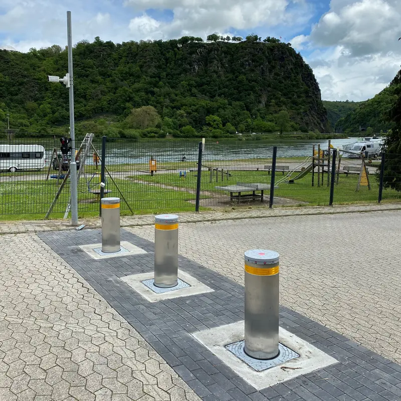 Polleranlage mit Kennzeichenerkennung in St. Goar